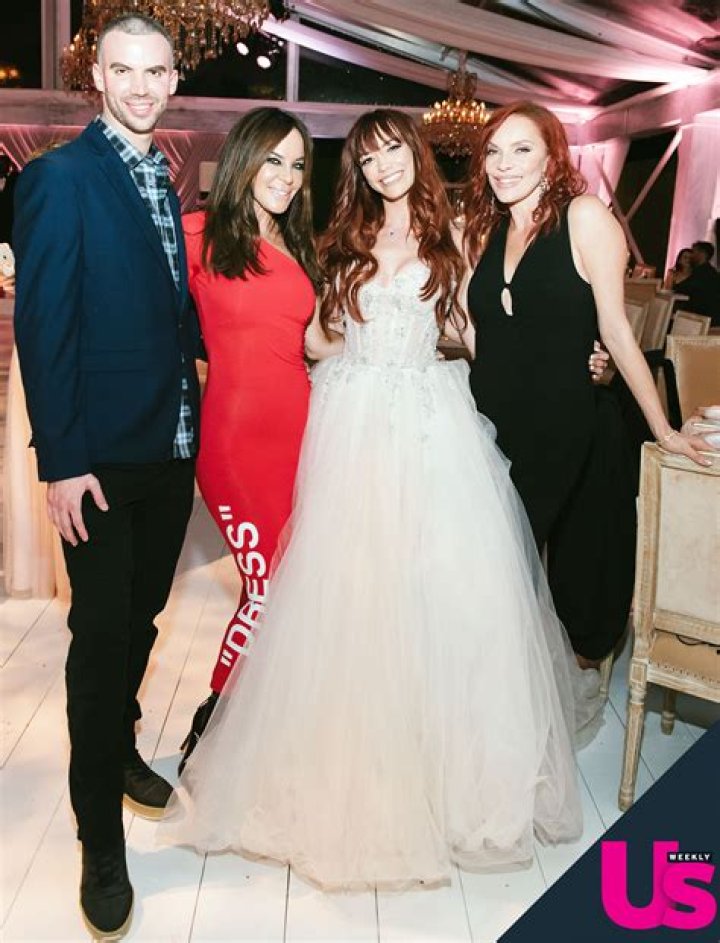 The Pussycat Dolls’ Jessica Sutta ties her knot with Mikey Marquart In Malibu. Get an inside of her Malibu wedding!!