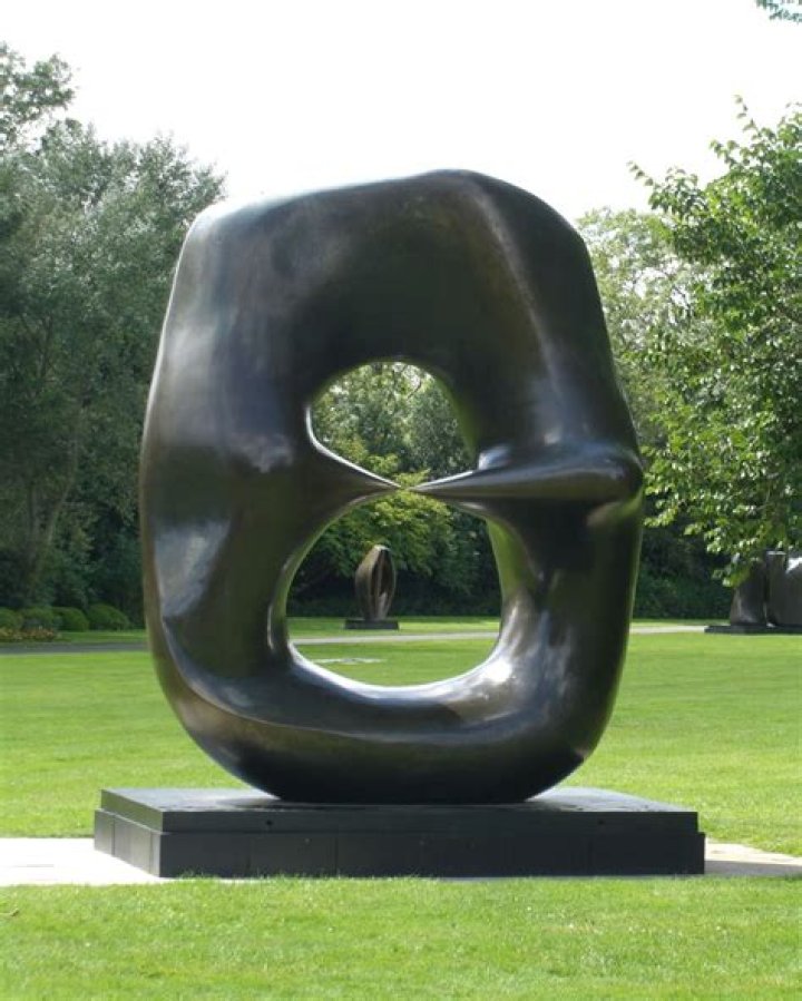 What is subtractive sculpture?