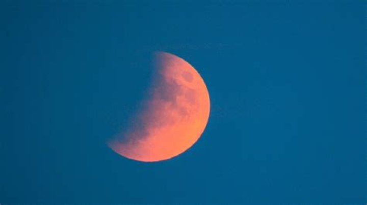 What time is the lunar eclipse in San Diego?
