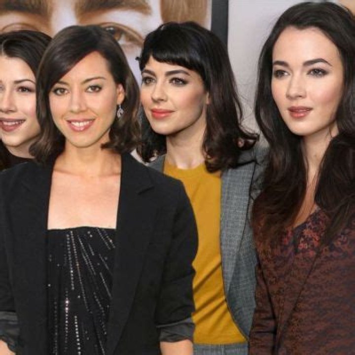 Who Are Renee Plaza And Natalie Plaza? Aubrey Plaza Siblings: Family And Net Worth