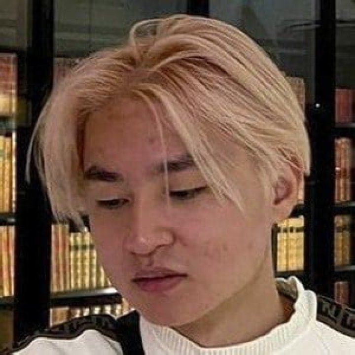 Zhong - Age, Family, Bio